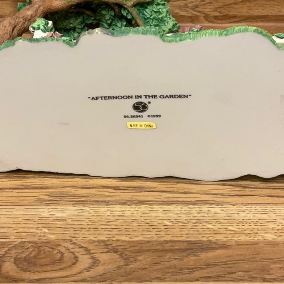 Department 56. Afternoon in the Park figurine. - Picture 2 of 3